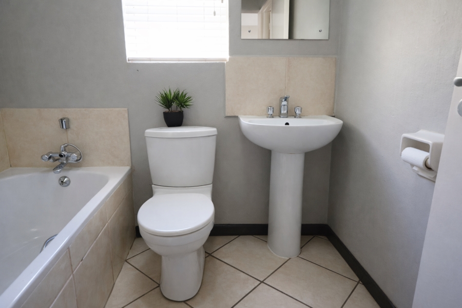 2 Bedroom Property for Sale in Beacon Bay Eastern Cape